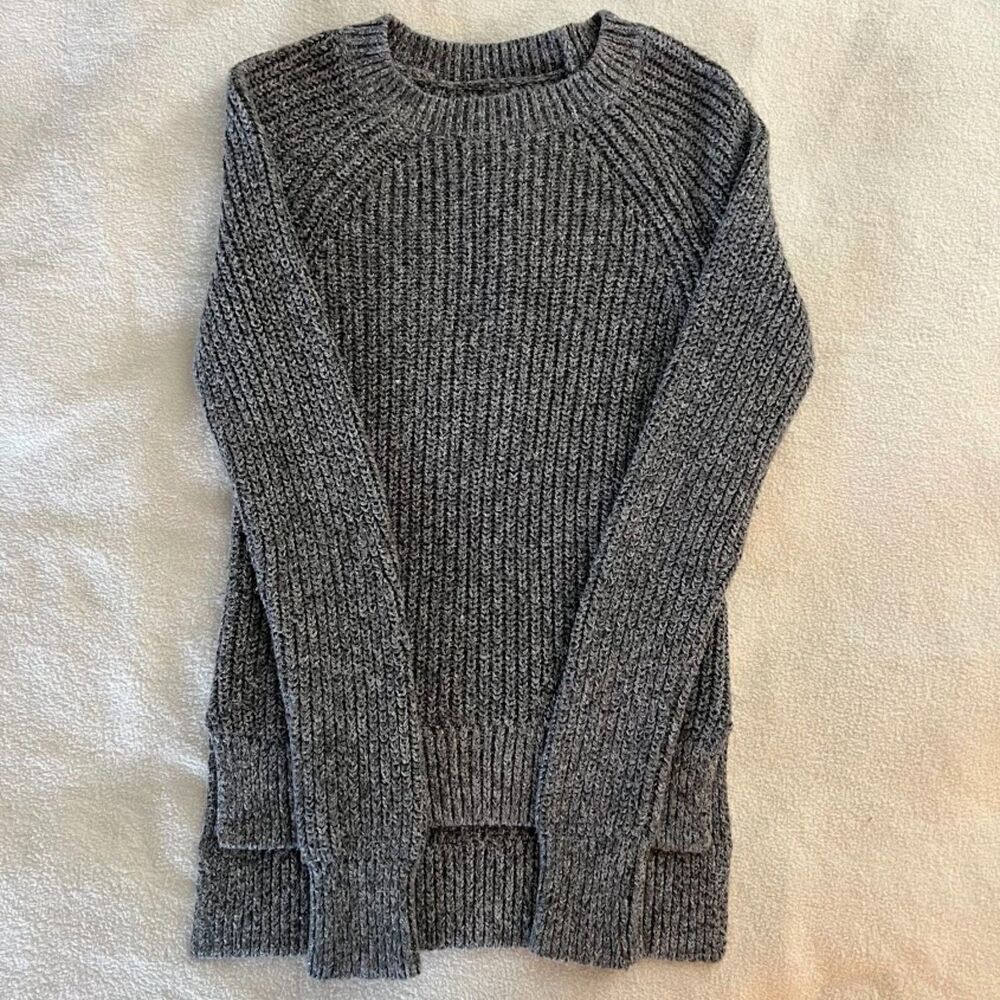 Abercrombie and Fitch Women's Marled Gray Knit Sweater High Low Hem, Size XS